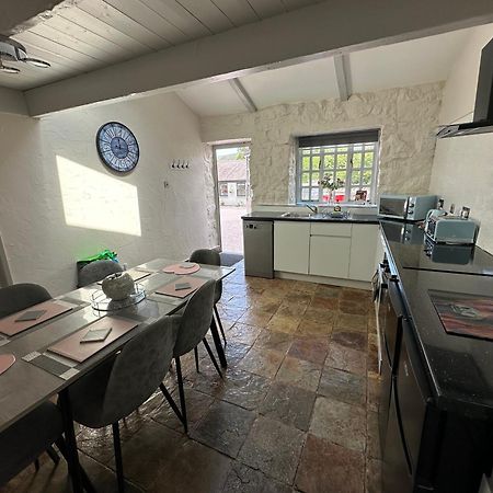 Dwylig Isa Holiday Cottages 라들런 외부 사진
