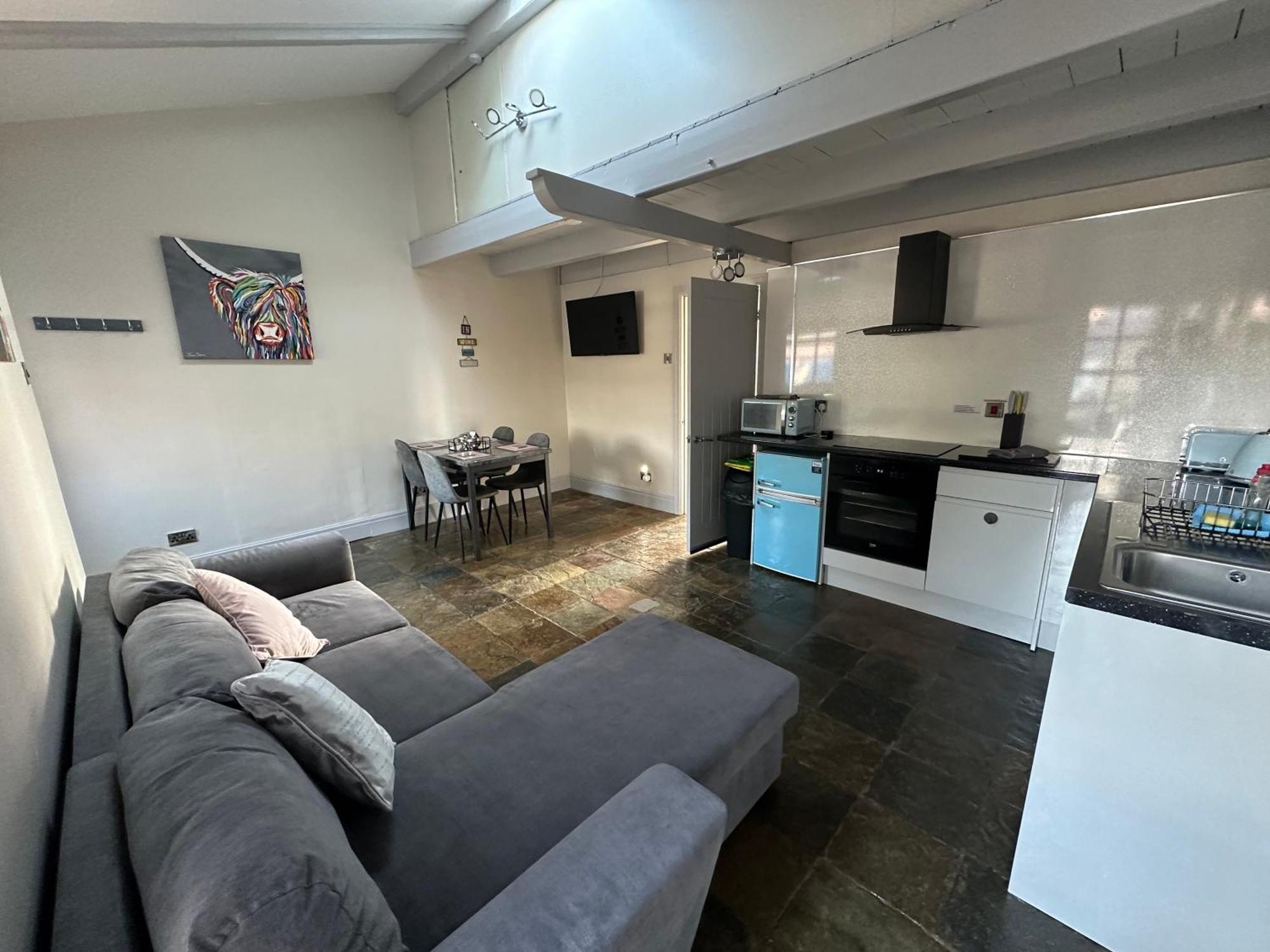 Dwylig Isa Holiday Cottages 라들런 객실 사진