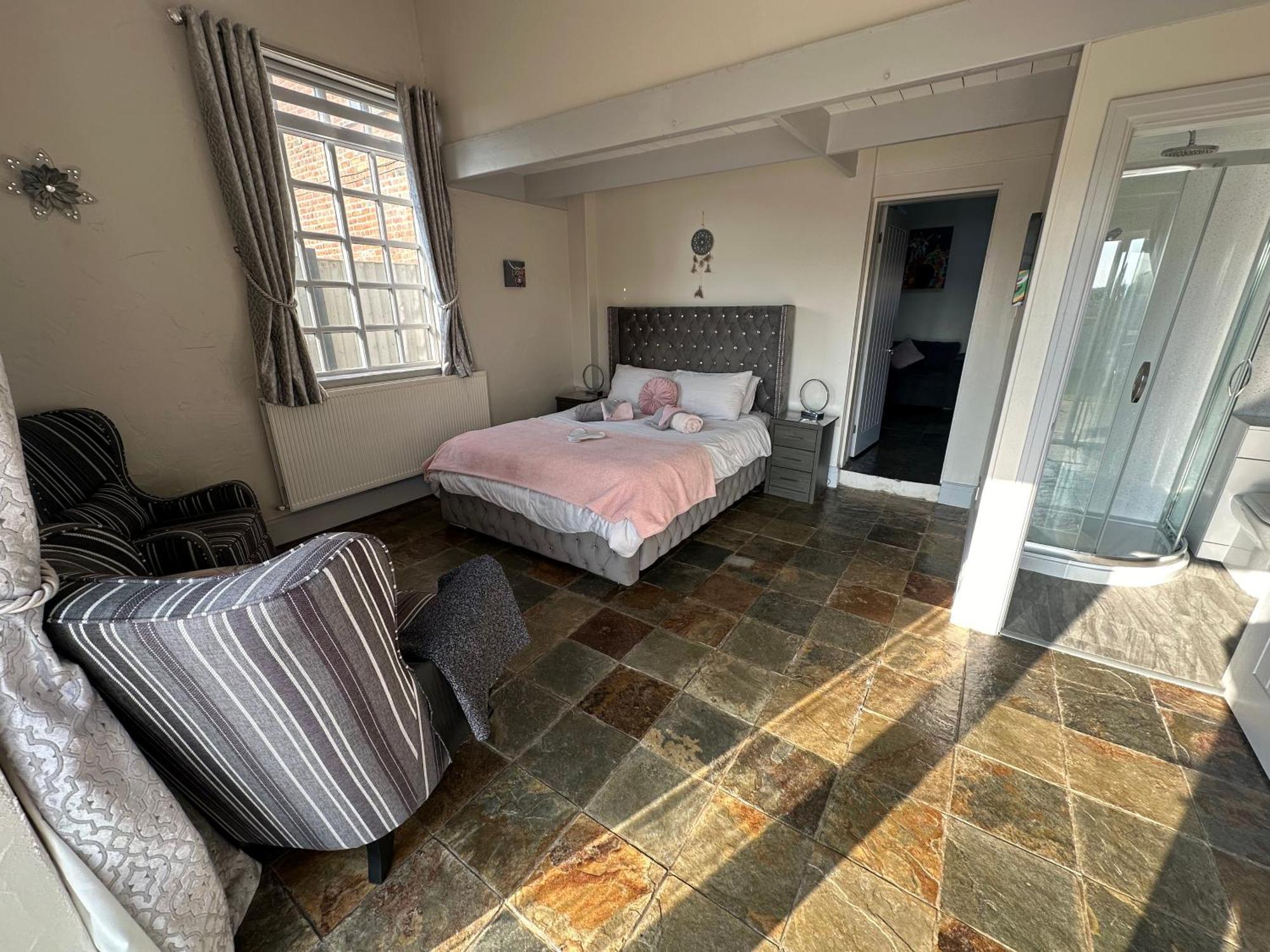 Dwylig Isa Holiday Cottages 라들런 객실 사진